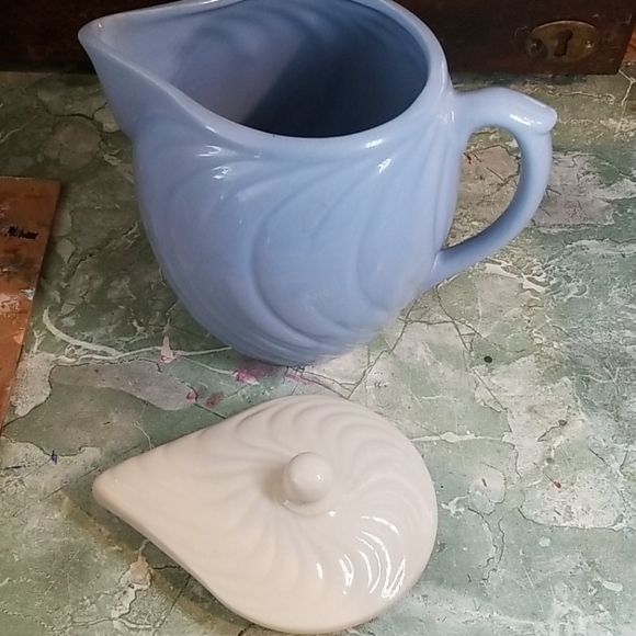 VTG USA Pottery Small Pitcher with Lid - Picture 3 of 5
